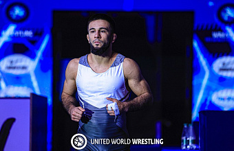 Борцы Ибрагимов и Курбанов вступают в борьбу за медали Чемпионата мира