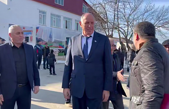 Абдулмуслим Абдулмуслимов прибыл в Казбековский район на празднование 95-летнего юбилея муниципалитета