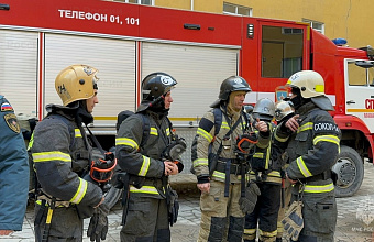 В здании ДГУНХ в Махачкале пожарные потушили условный пожар