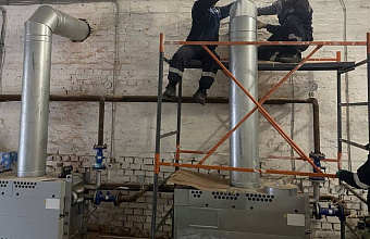 Бригады из Дагестана обновляют оборудование котельной в Доме культуры Михайловского района