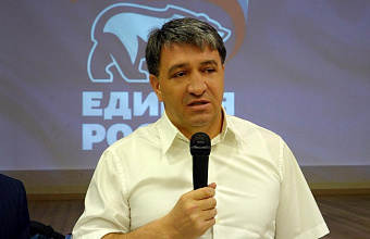 Джамбулат Салавов ко Дню знаний поздравил детей школы-интерната №5 Махачкалы