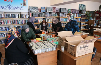 Окопные свечи для участников СВО подготовили в Казбековском районе