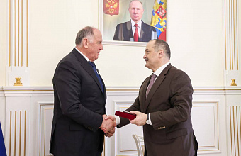 Председатель Правительства Дагестана поздравил Сергея Меликова с 60-летним юбилеем