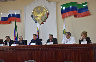 Совещание под руководством Председателя Народного Собрания РД Заура Аскендерова прошло в Дербентском районе