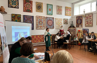 День открытых дверей прошел в рамках проекта «Арт-мастерская “Руки матери”» в этноцентре «Кайтаги»