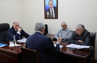 В Махачкале будет создана рабочая группа по распоряжению земли, ранее находившейся в пользовании ГУП им. Дахадаева