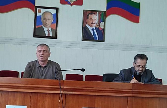 Глава Тляратинского района провел еженедельное аппаратное совещание