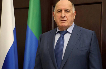 Абдулмуслим Абдулмуслимощв поздравил дагестанцев с Днем России