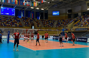 В Каспийске проходит Открытый кубок среди команд СКФО по волейболу на призы муфтия Дагестана