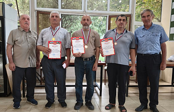 Турнир по шашкам в Махачкале посвятили Дню Конституции Дагестана