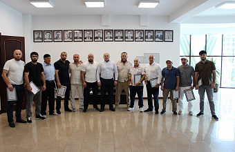 Борцов-ветеранов чествовали в Минспорте Дагестана