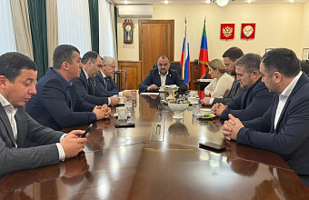 В Буйнакске обсудили поддержку бизнеса на встрече с делегацией Агентства по предпринимательству и инвестициям РД