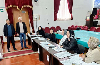 Глава Гунибского района проверил ход выборов на избирательных участках муниципалитета