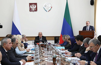 Абдулмуслим Абдулмуслимов поздравил Яхью Бучаева с днем рождения