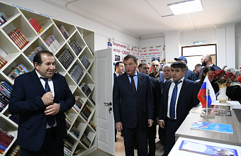 Заур Аскендеров ознакомился с работой библиотеки и Детской школы искусств в Табасаранском районе