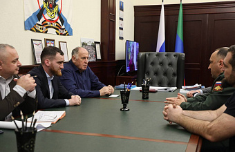 Абдулмуслим Абдулмуслимов провел встречу с военнослужащими