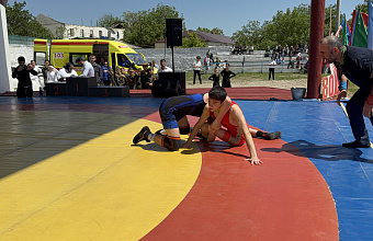 Соревнования по вольной борьбе к 80-летию Победы прошли в Сергокалинском районе