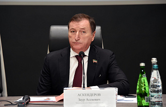 Заур Аскендеров открыл научно-практическую конференцию по вопросам перинатальной медицины в ДГМУ