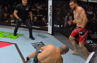 Муслим Салихов нокаутировал соперника на турнире UFC в Абу-Даби