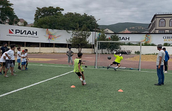 Определены лучшие команды футбольного турнира «Кожаный мяч» в Дербенте