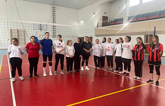 Сборная Махачкалы стала победителем турнира по волейболу среди женских команд в Кизилюртовском районе