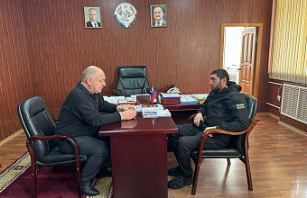Глава Курахского района встретился с вернувшимся из зоны СВО бойцом