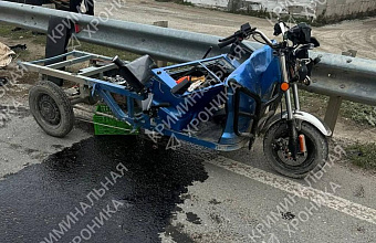 Пенсионерка на трицикле погибла, врезавшись в «КамАз» на трассе в Дагестане