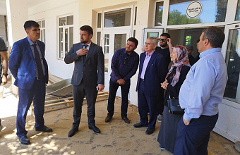 Единороссы Избербаша проинспектировали капремонт в образовательных учреждениях города