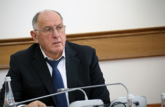 Премьер-министр Дагестана поручил обсудить с бизнес-сообществом перспективы внедрения налогового режима АУСН