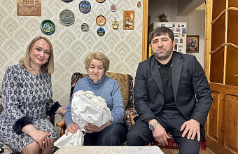 Депутаты Советского района Махачкалы навестили жительницу блокадного Ленинграда
