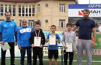 Более 200 легкоатлетов выступили на турнире в Дербенте