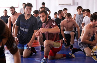 Более 70 дагестанских борцов выступят на молодежном чемпионате России