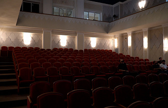 Мэр Дербента проверил ход завершения реконструкции Азербайджанского музыкально-драматического театра