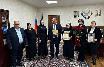 Глава Кумторкалинского района отмечен благодарностью сообщества «Сила матерей»