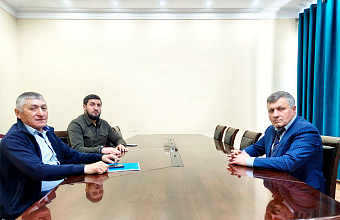 Глава Цунтинского района провел встречу с представителем ДРОО «Память гор»