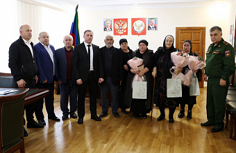 В Кайтагском районе вручили государственные награды семьям погибших военнослужащих