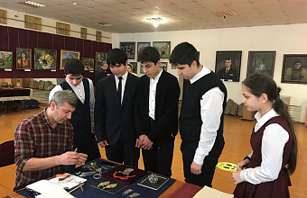 В Махачкале состоится персональная выставка известного дагестанского художника-ювелира Арслана Айсакадиева