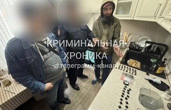 Оперативники задержали в Махачкале предполагаемого закладчика