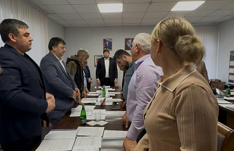 В администрации Кизляра обсудили показатели бюджета города на 2026-2028 годы