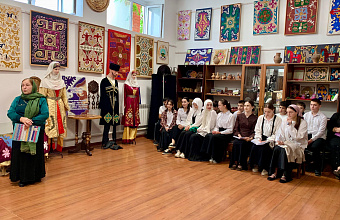 «Сердце не забудет»: первый сборник стихов поэтессы Гулжанат Нажмутдиновой представлен в Кайтаге