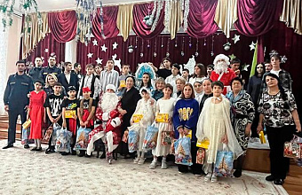 Сотрудники УФСИН по Дагестану навестили воспитанников детского дома в Избербаше в преддверии праздника