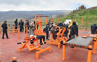 В Хивском районе построили новую спортивную площадку