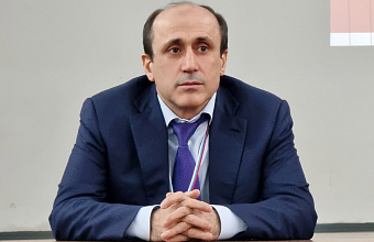 Глава Кайтагского района встретился с учениками Маджалисской школы