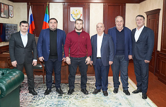 Встречу с олимпийским чемпионом Магомедом Рамазановым провели в Хасавюртовском районе