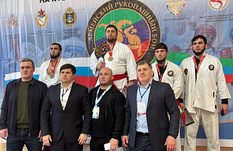 Чемпионат Дагестана по армейскому рукопашному бою посвятили памяти жертв теракта 9 мая в Каспийске