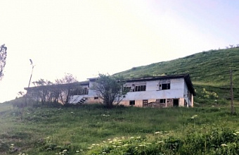 Чиновника из Дагестана осудят за приобретение непригодного жилья для сироты