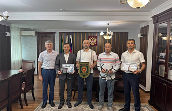 Налоговая служба Дагестана передала военным в зону СВО спецсредства и инвентарь