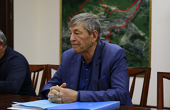 Министр труда и соцразвития РД провел личный прием граждан в Гумбетовском районе