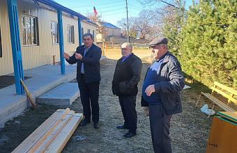 Глава Ахвахского района проверил ход капремонта школы в селе Верхнее Инхело