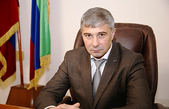 Главы Кизлярского района поздравил ветеранов боевых действий с профессиональным праздником